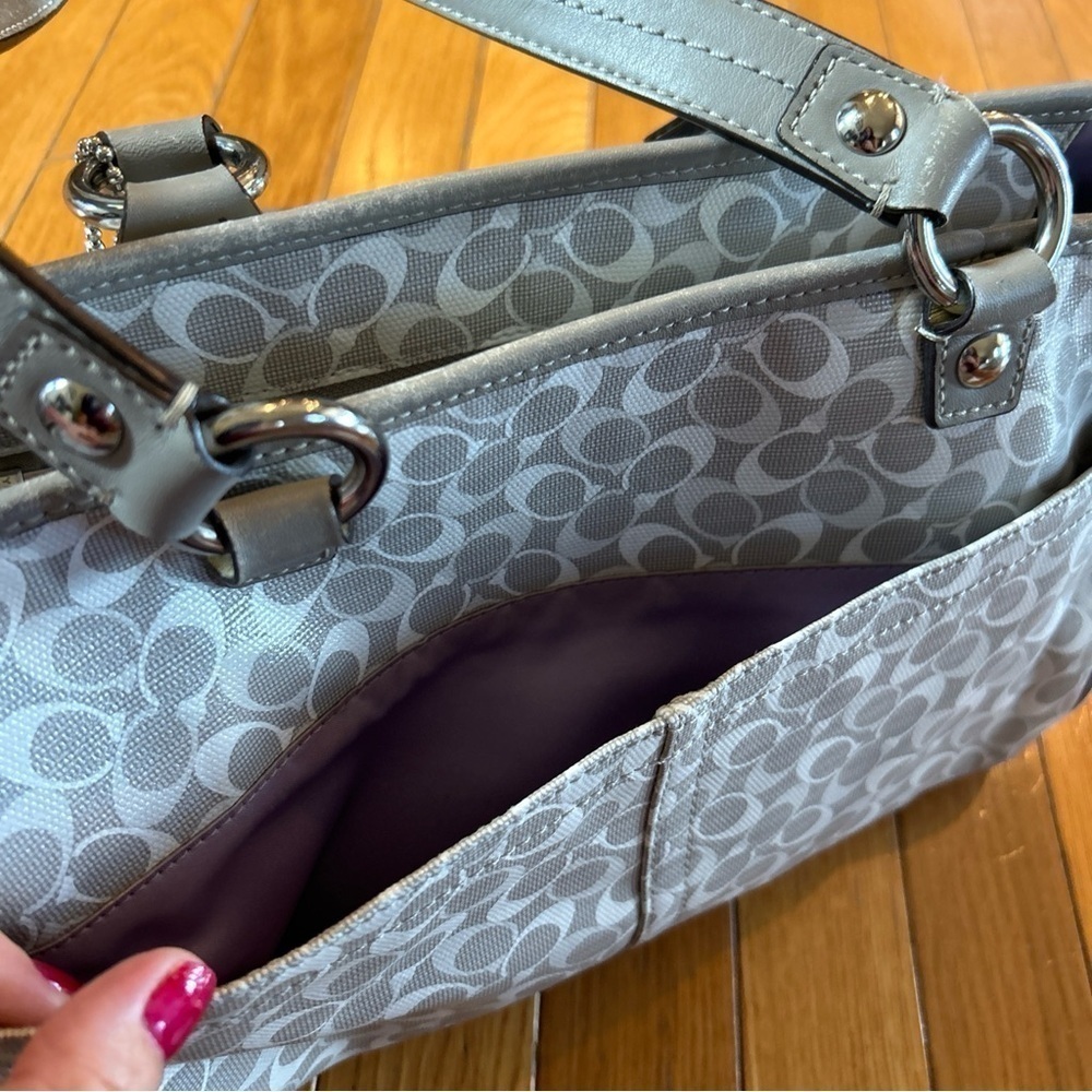 COACH Chelsea Bias Signature Tote Bag Handbag Purse C1168-F17179 Gray & White - Picture 5 of 8